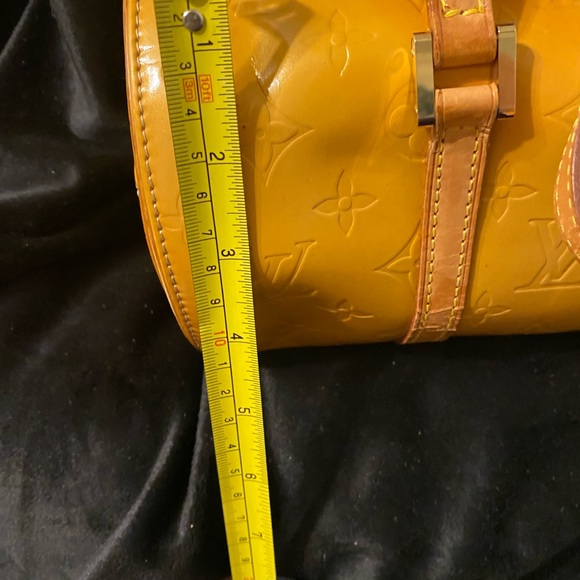 Louis Vuitton Vernis Yellow Bedford Papillon Handbag - Picture 3 of 10